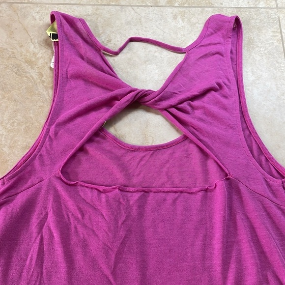 Free People Minimale Magenta Draped Pocket Twisted Racerback Tank Top Size XS-S - Picture 7 of 10
